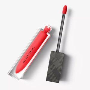 Burberry Liquid Lip Velvet – Military Red No.41